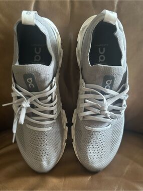 On Cloudswift Men's Light Gray Athletic Shoes